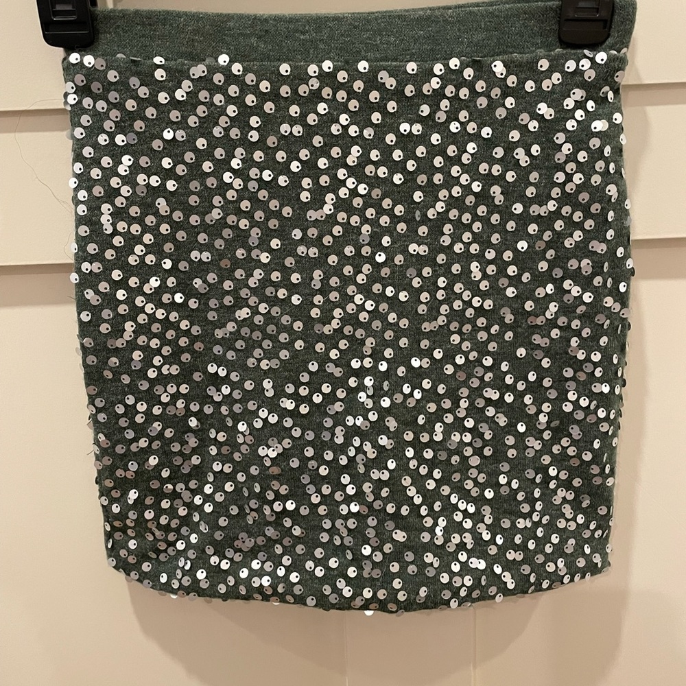 Girls sequence Skirt, Size Small, Like New 𝐒𝐌𝐎𝐊𝐄 𝐅𝐑𝐄𝐄 𝐇𝐎𝐌𝐄